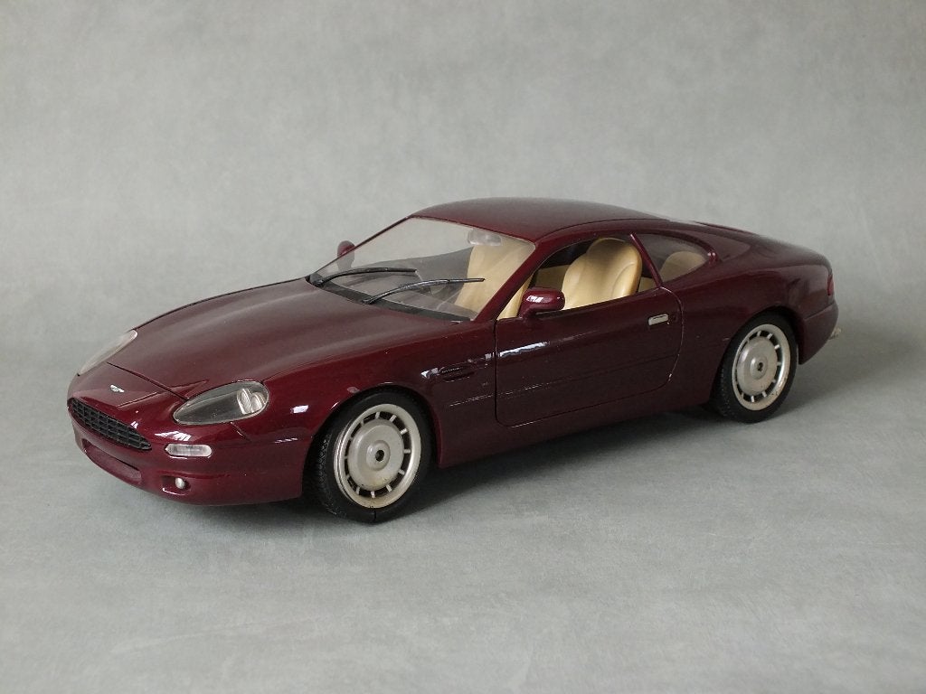 Aston Martin DB7 Guiloy 1:18, Ophalen of Verzenden, Zo goed als nieuw