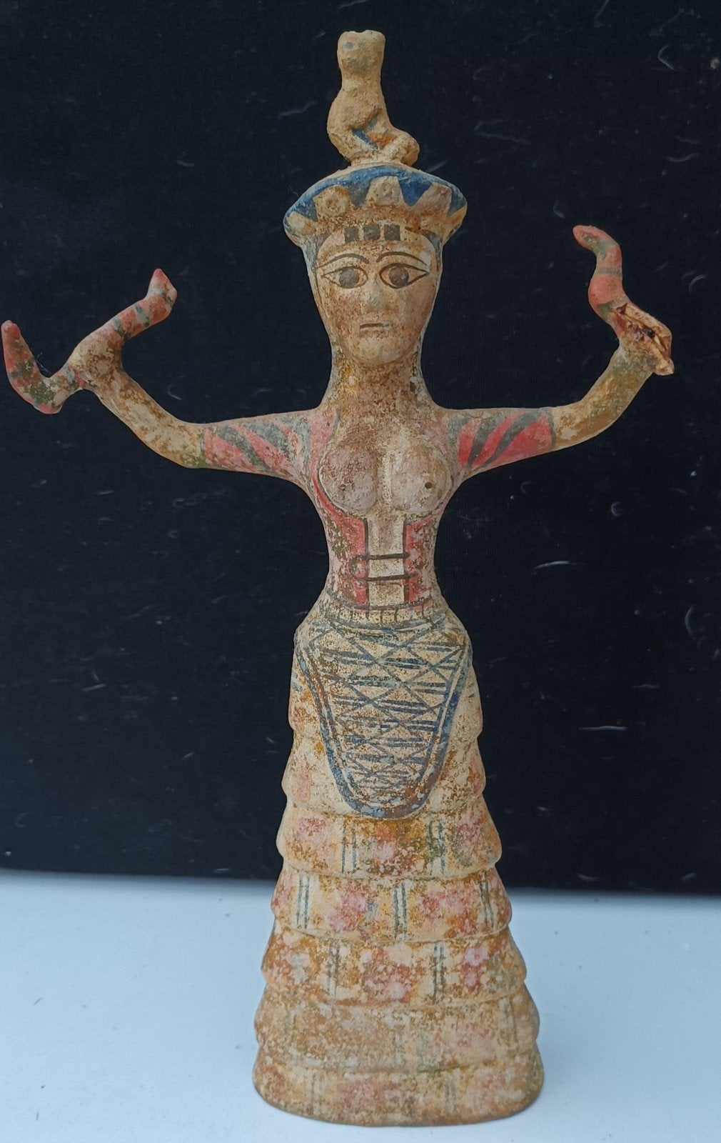 Oud handbeschilderd Grieks beeld, Antiek en Kunst, Kunst | Beelden en Houtsnijwerken, Minder dan 20 cm, Handgemaakt, Ophalen of Verzenden