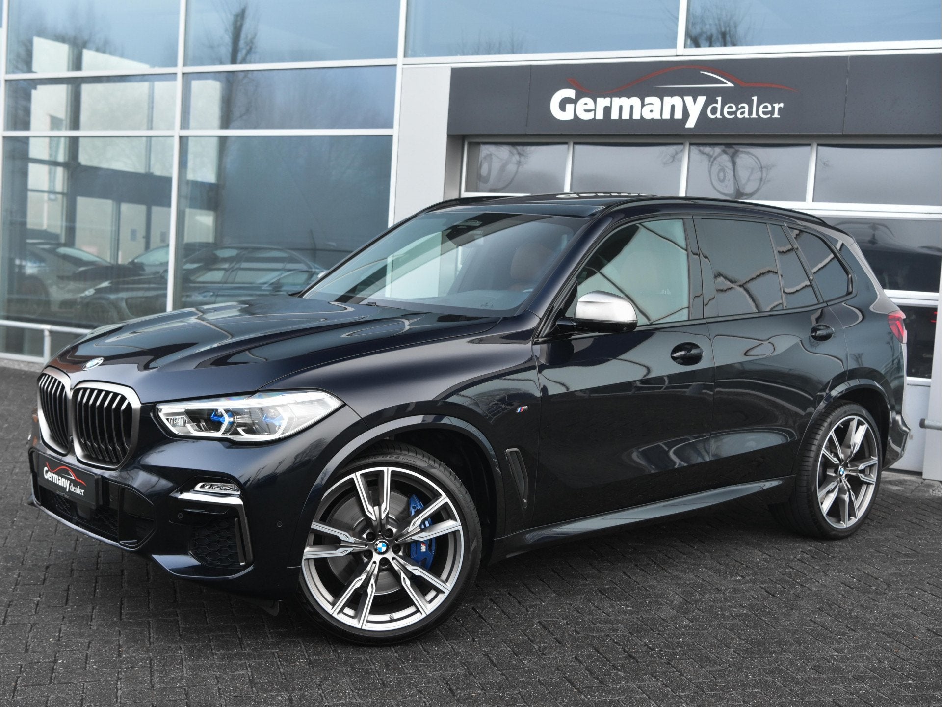 BMW X5 M50d M-Sportpakket Grijs-kenteken Laser-LED H&K Pano, Auto's, Dealer onderhouden, Gebruikt, 2993 cc, Zwart