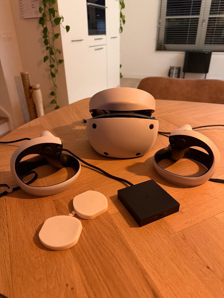 PS VR2 – Compleet pakket incl. LensProtector & extra oortjes, Spelcomputers en Games, Virtual Reality, Ophalen, Zo goed als nieuw