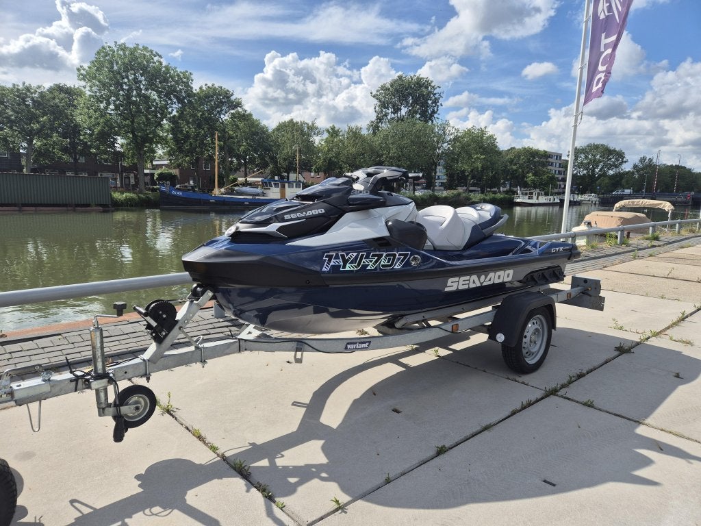 SEA DOO GTX 300 LIMITED (2023) 33 VAARUREN + TRAILER, Watersport en Boten, Niet ingevuld, Niet ingevuld, Zo goed als nieuw, Benzine