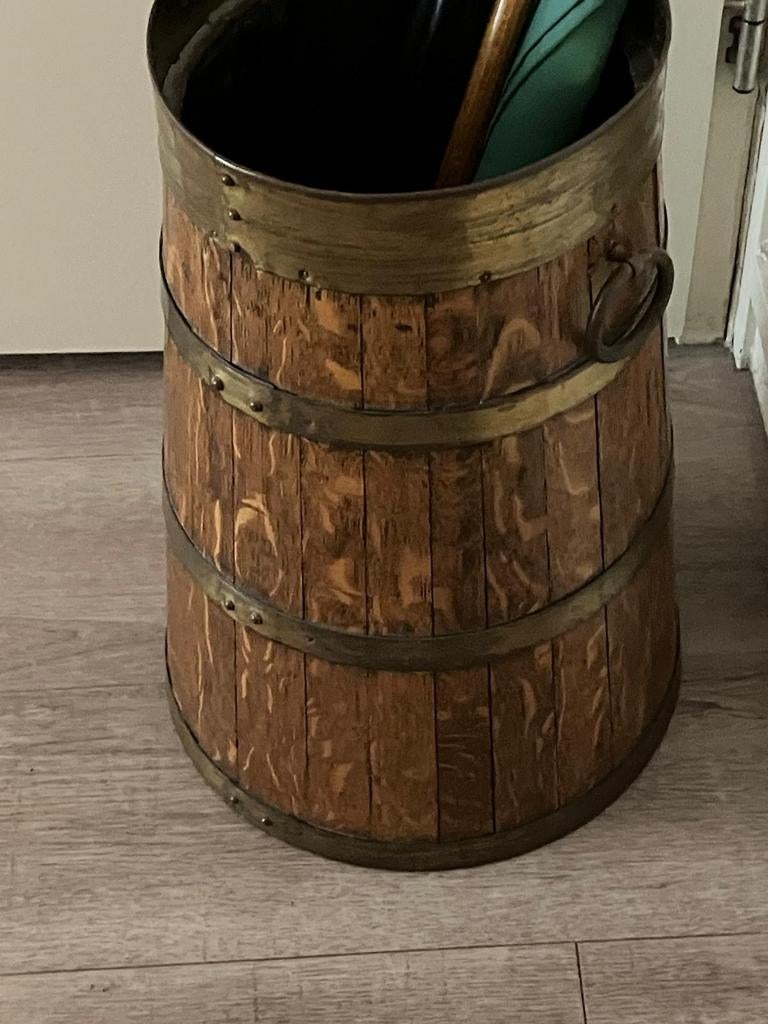 Vintage houten paraplubak met messing accenten, Huis en Inrichting, Woonaccessoires | Overige, Gebruikt, Ophalen