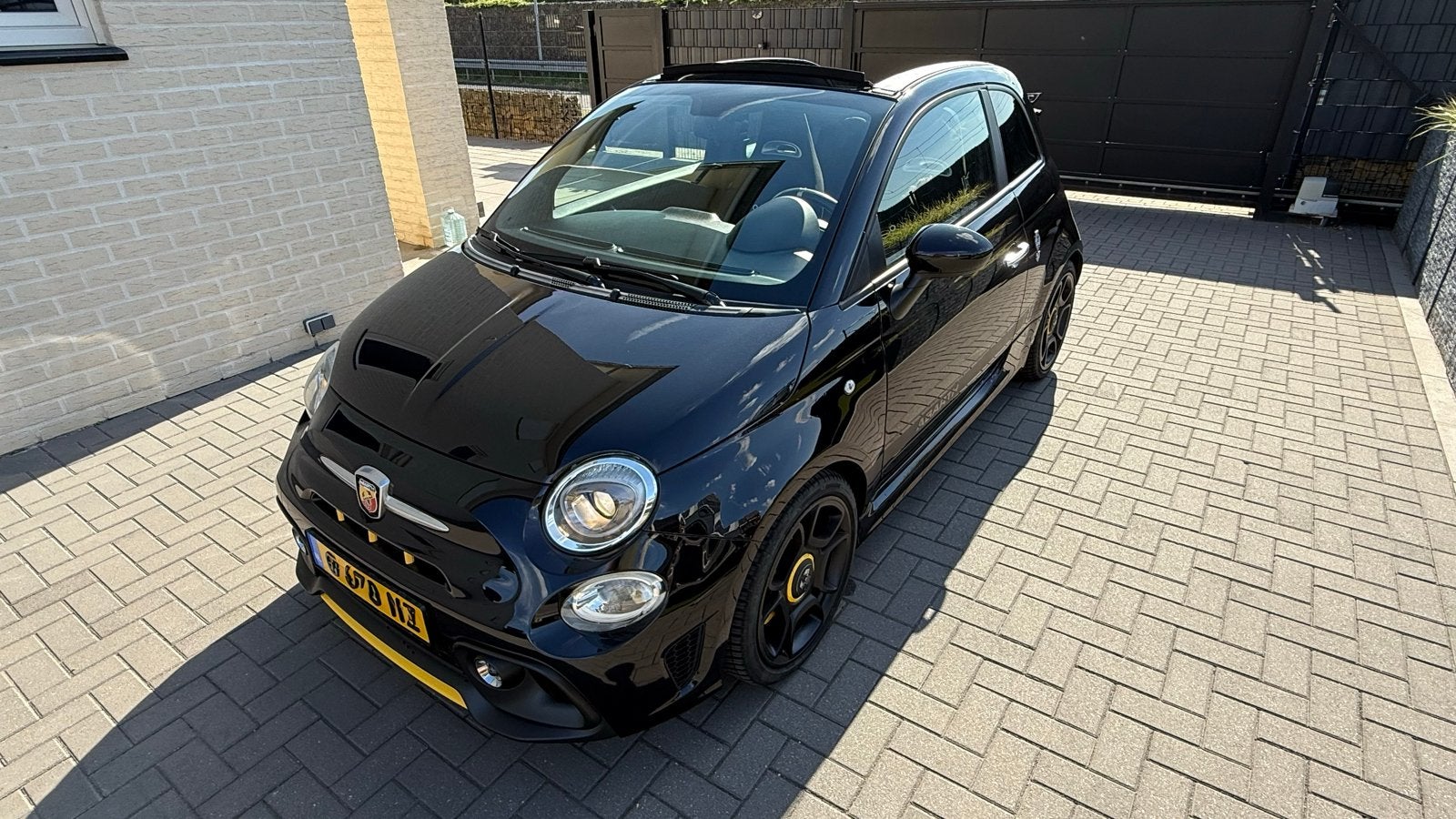 Fiat 595C 1.4 Abarth Pista cabrio 2019 Zwart, Auto's, Stof, 40 €/maand, Zwart, 4 cilinders