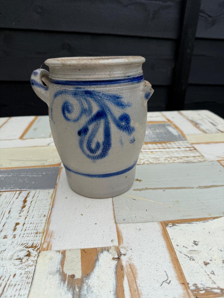 Vintage aardewerken pot met blauw decor - oortje mist, Antiek en Kunst, Antiek | Keramiek en Aardewerk, Ophalen of Verzenden