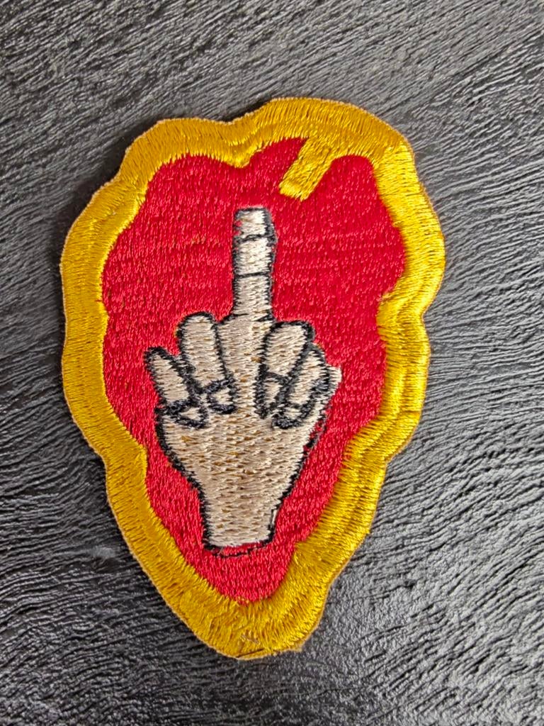 25th Infantry Division Patch. Middelvinger.. lokale aanmaak, Verzamelen, Ophalen of Verzenden, Landmacht, Amerika, Embleem of Badge