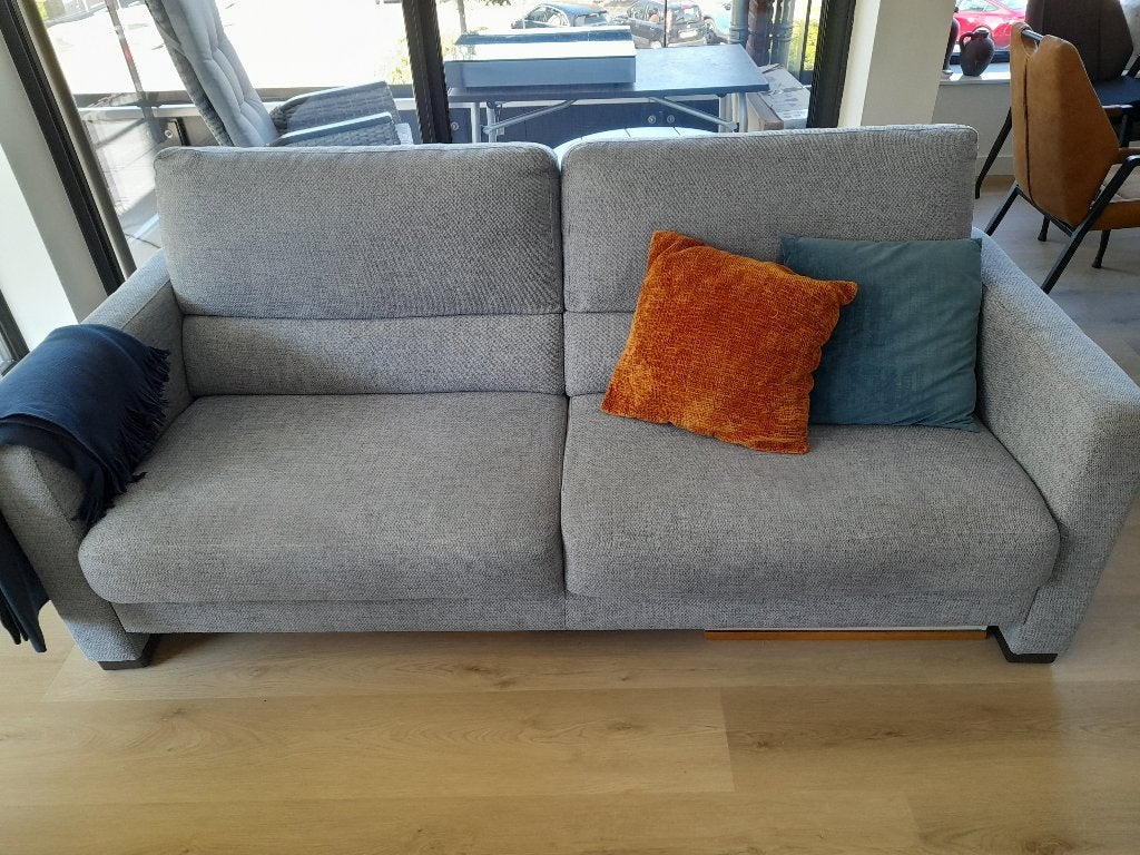 Te koop mooie en goedzittende 2,5 zits bank., Huis en Inrichting, Banken | Bankstellen, Ophalen, Gebruikt, Mpodern? zie foto's