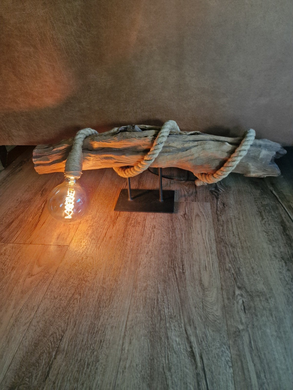 Unieke drijfhout lamp met touw en Edison gloeilamp, Overige merken, Zo goed als nieuw, Hout, Bruin