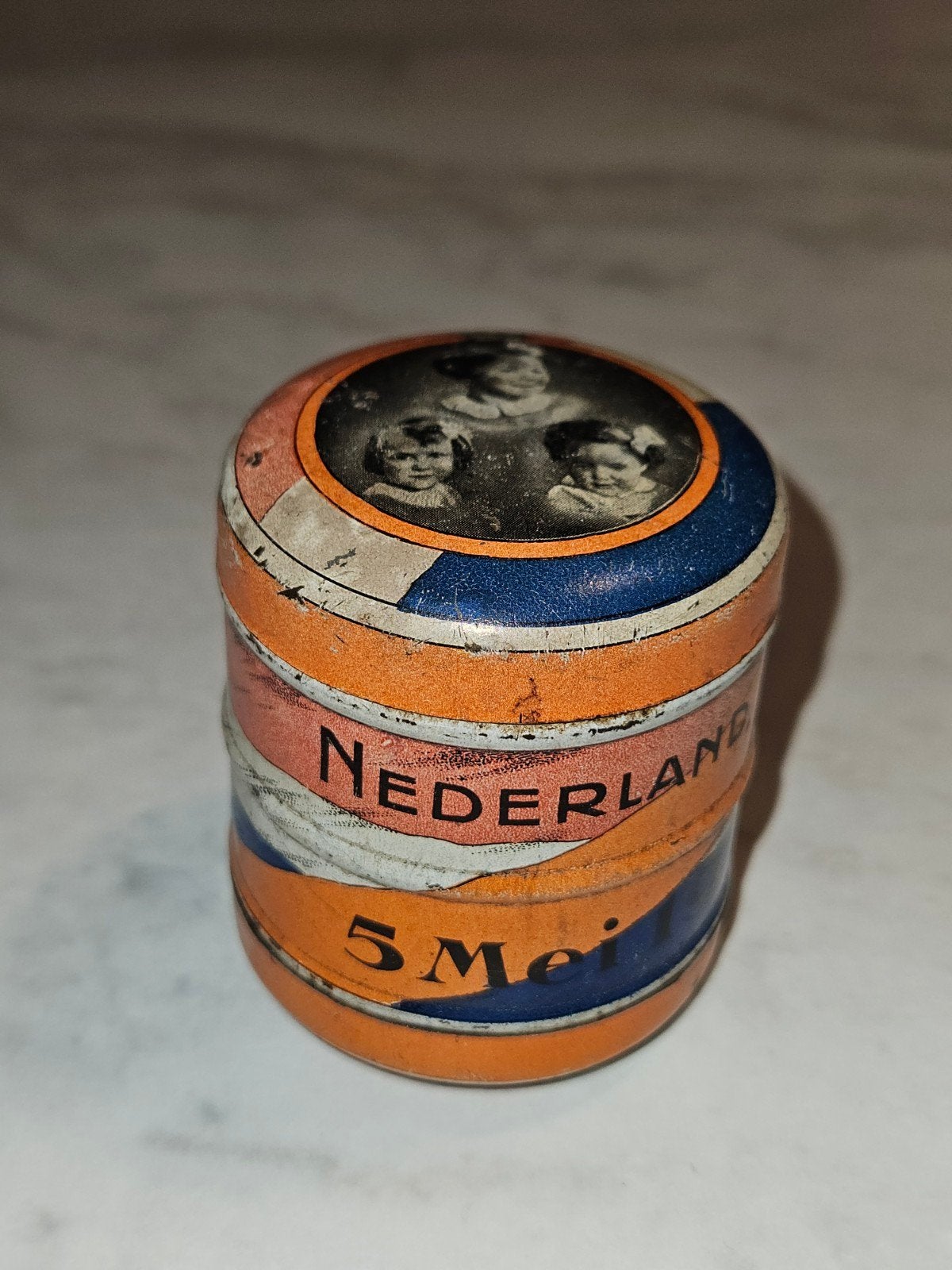 Sponsblikje koningshuis bevrijding 1945, Verzamelen, Ophalen of Verzenden, Gebruikt, Overige