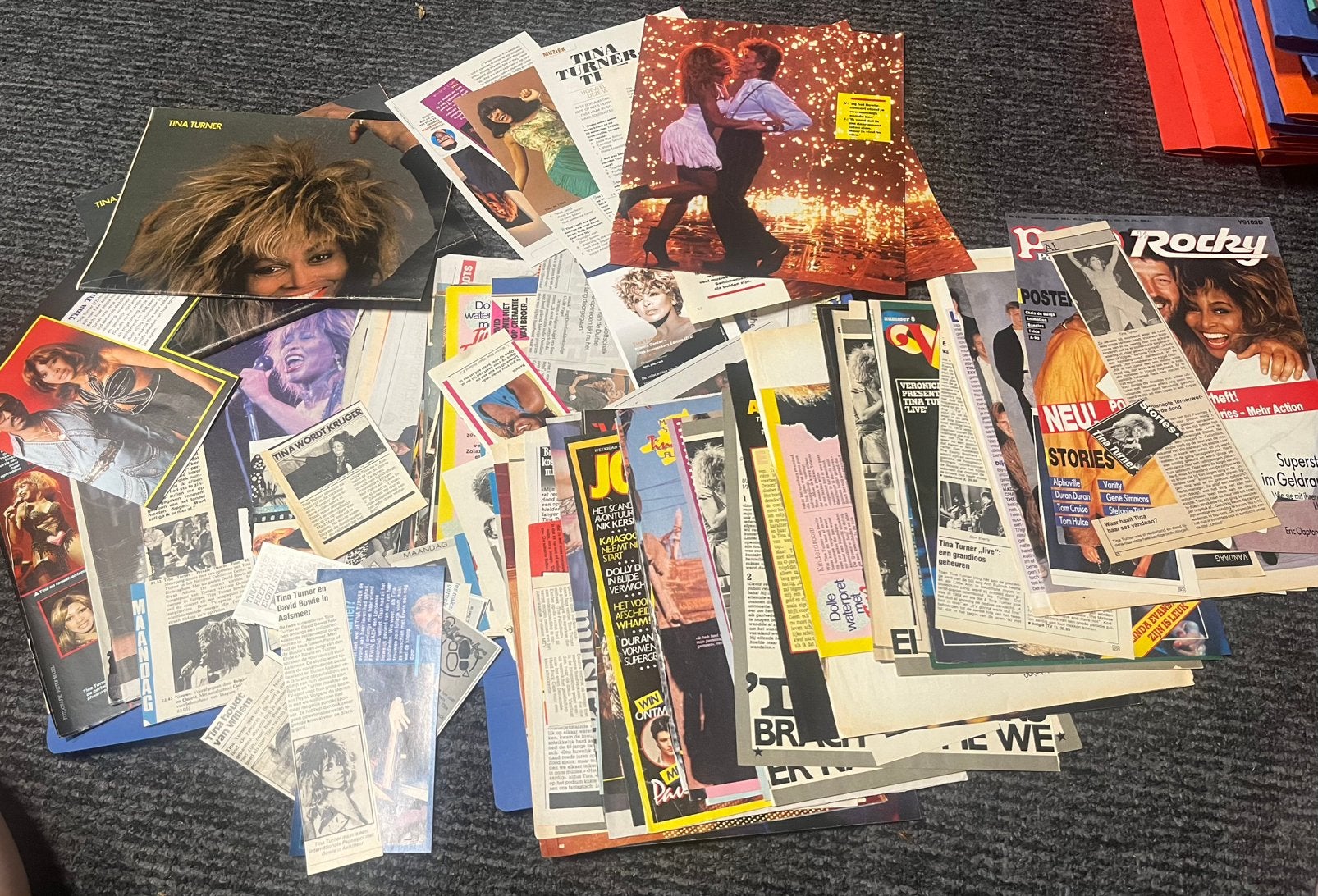 Stapel Tina Turner items, Verzenden, 1980 tot heden, Tijdschrift