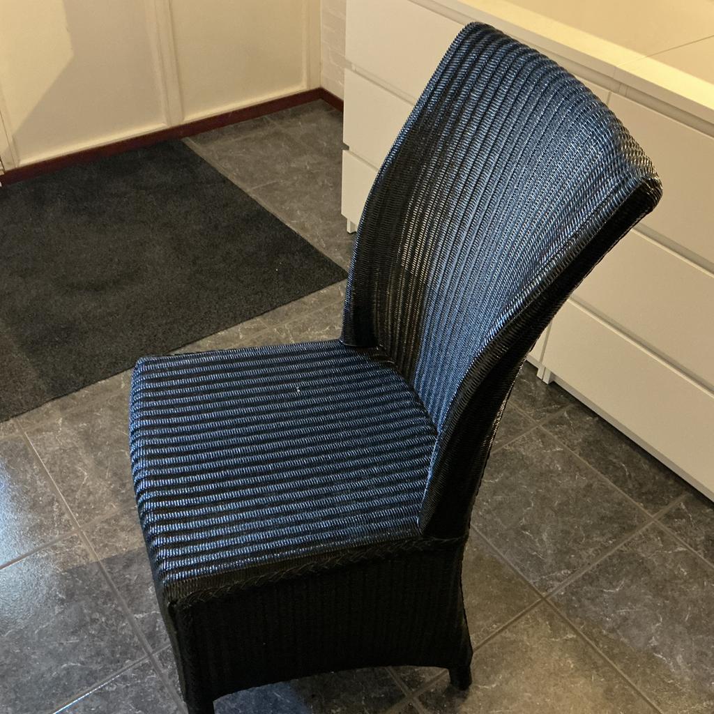 2 zwarte Lloyd loom stoelen, Ophalen, Zo goed als nieuw, Zwart, Vijf, Zes of meer stoelen