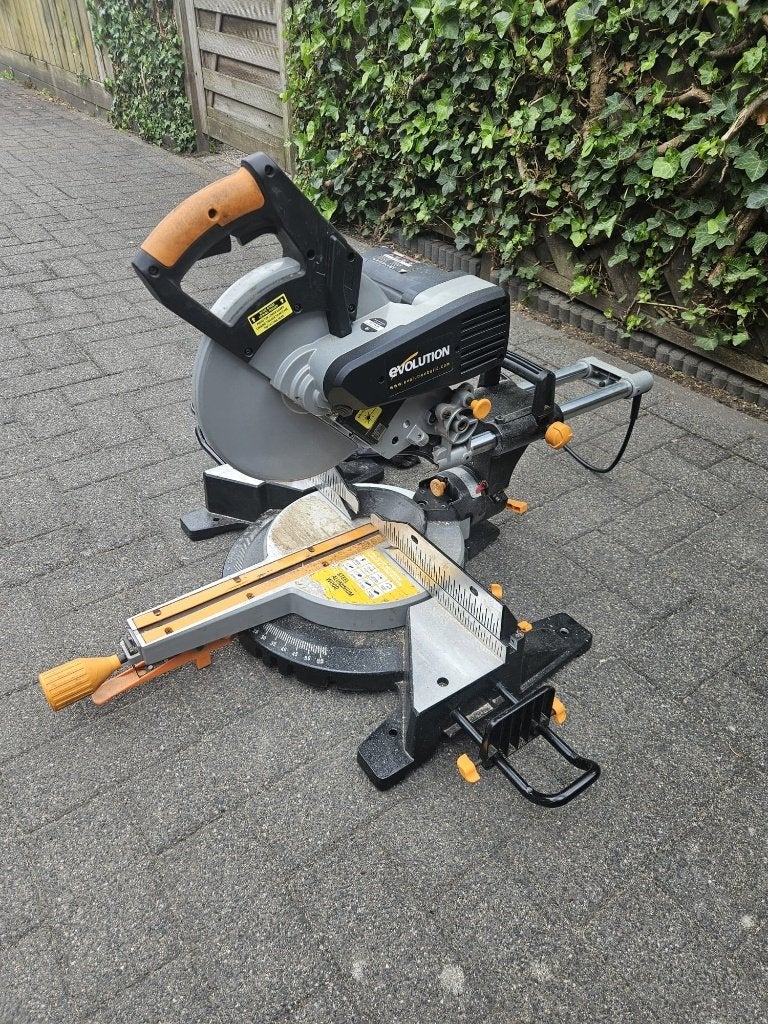 Afkortzaag (defect), Doe-het-zelf en Verbouw, Gereedschap | Zaagmachines, Ophalen, Gebruikt, Afkortzaag, 30 tot 70 mm
