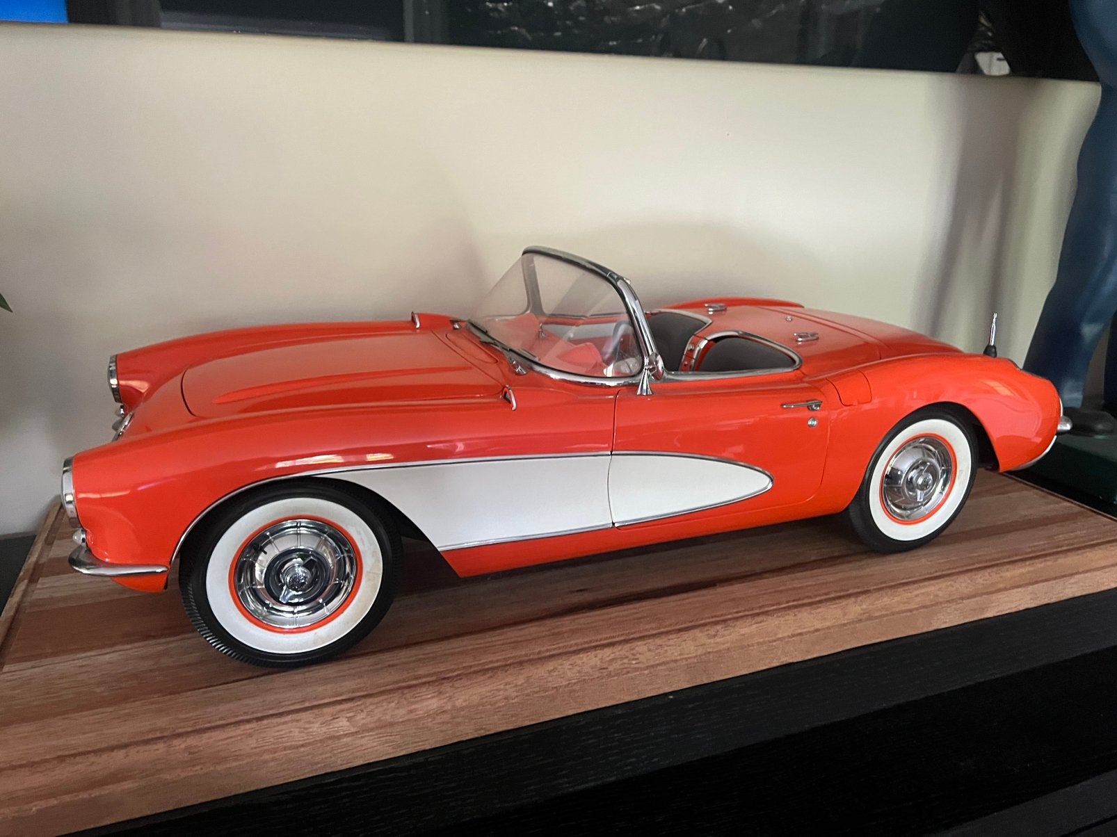 Zeer zeldzaam corvette 1957. 1:6  80 cm lang, Hobby en Vrije tijd, Ophalen, Zo goed als nieuw, Auto
