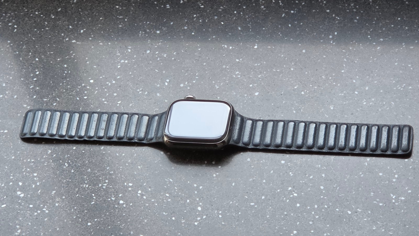 Apple Watch Series 8 41mm RVS 4G - z.g.a.n. met 2 banden, Ophalen of Verzenden, Zo goed als nieuw, Zwart, IOS