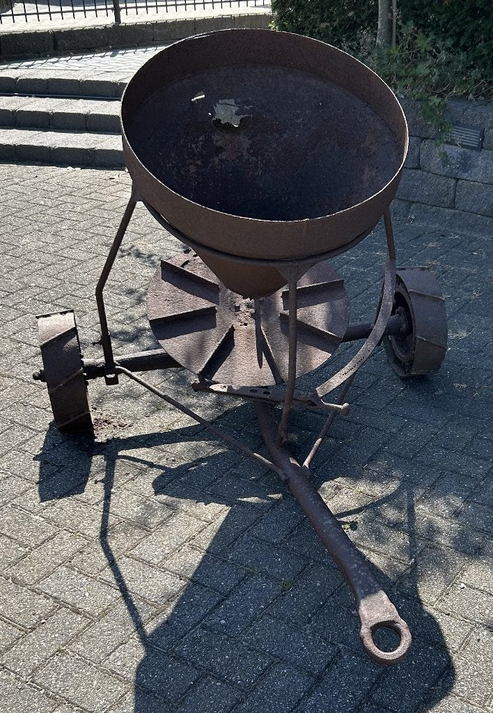Strooiwagen oud, Ophalen