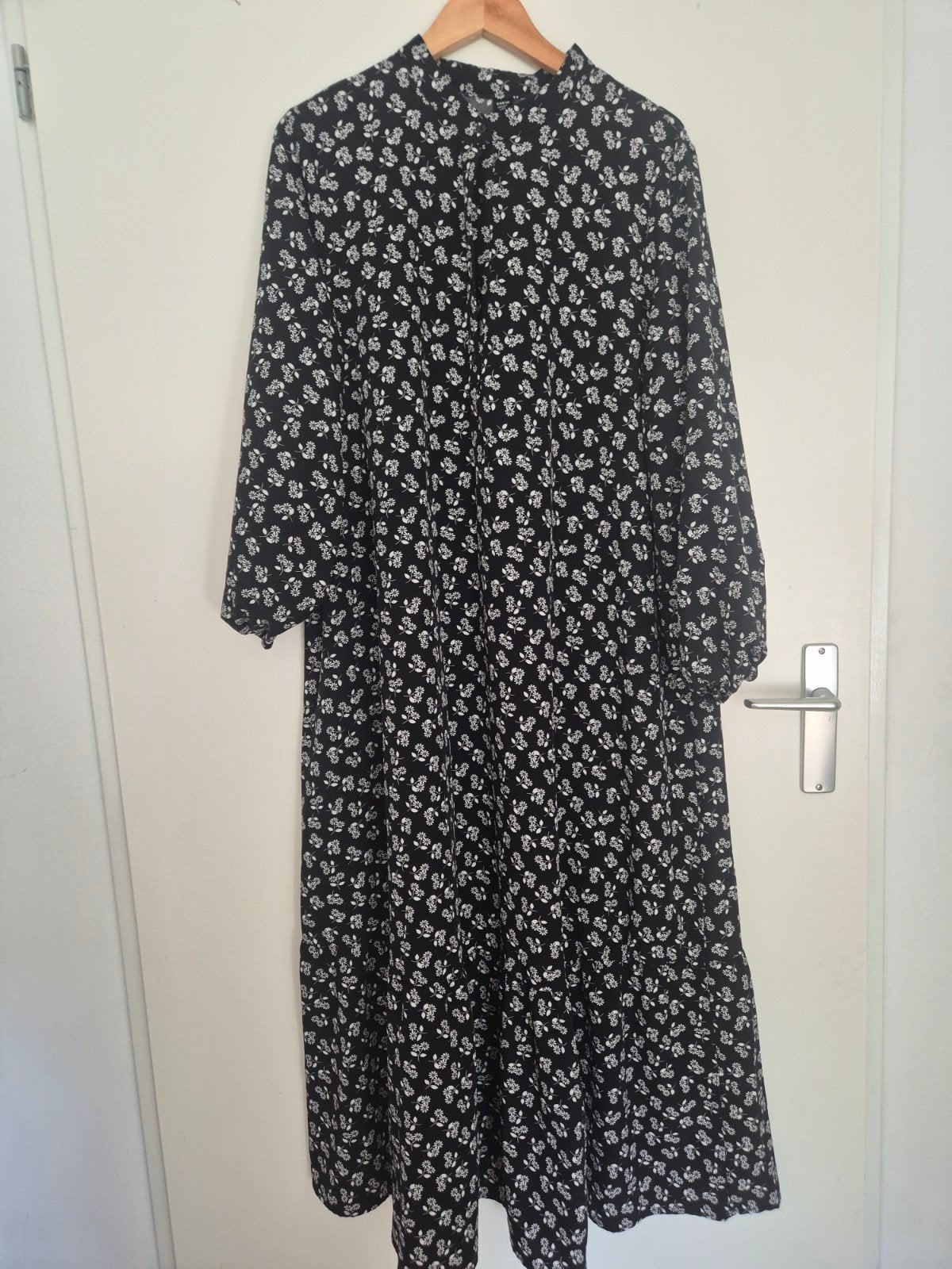 SHEIN Curve Zwart/Wit Bloemen Maxi Jurk Maat 1XL, SHEIN Curve, Ophalen of Verzenden