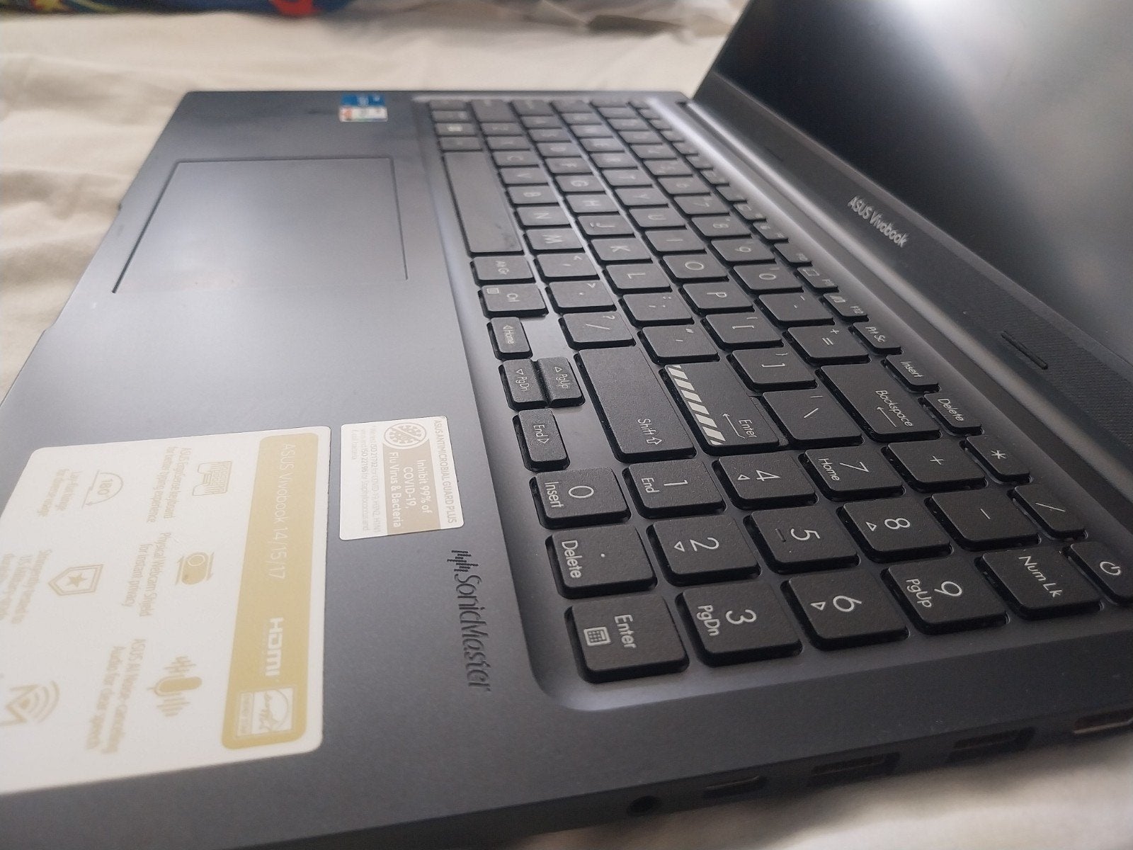 ASUS Vivobook laptop 1000GB Opslag, Met videokaart, 2 tot 3 Ghz, Zo goed als nieuw, SSD