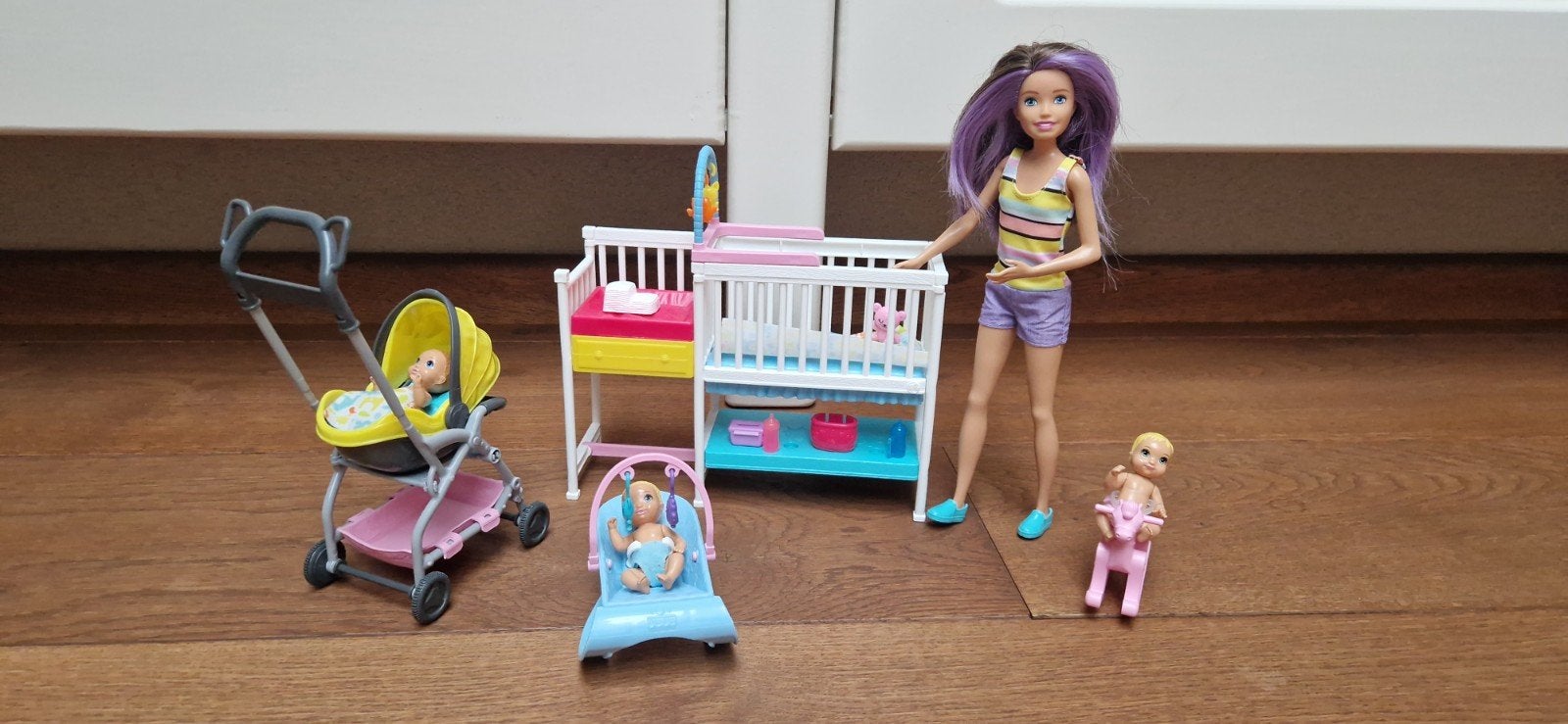 Barbie Skipper Babysitter speelset met accessoires, Kinderen en Baby's, Ophalen of Verzenden, Zo goed als nieuw, Barbie