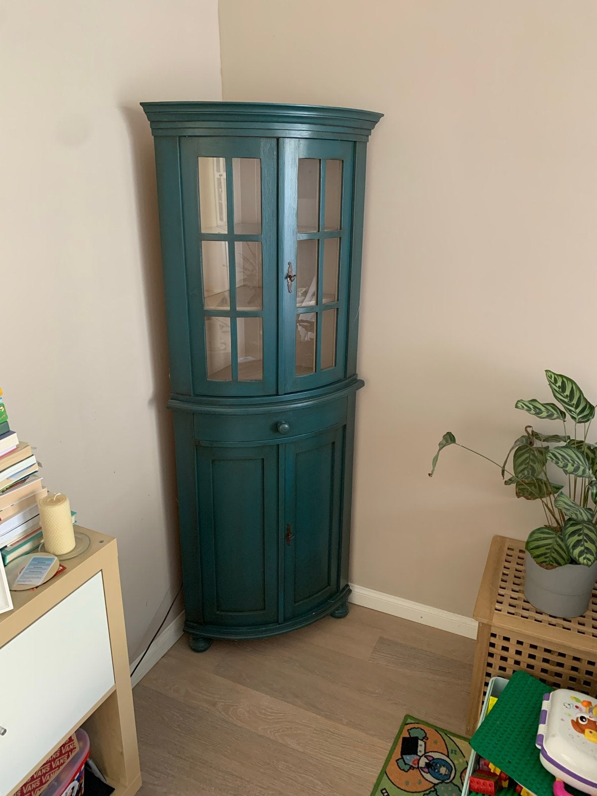 Hoekkast met vitrine en opbergruimte - Groen, Ophalen, Gebruikt