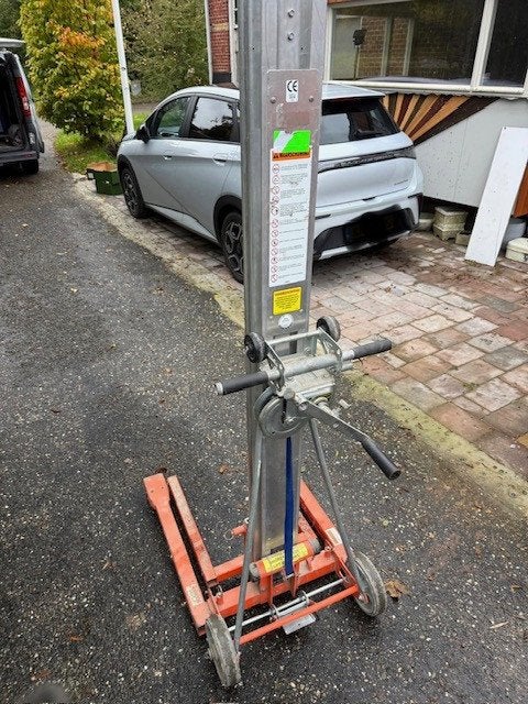 Sumner 2210  verrijdbare materiaallift, Ophalen, Gebruikt