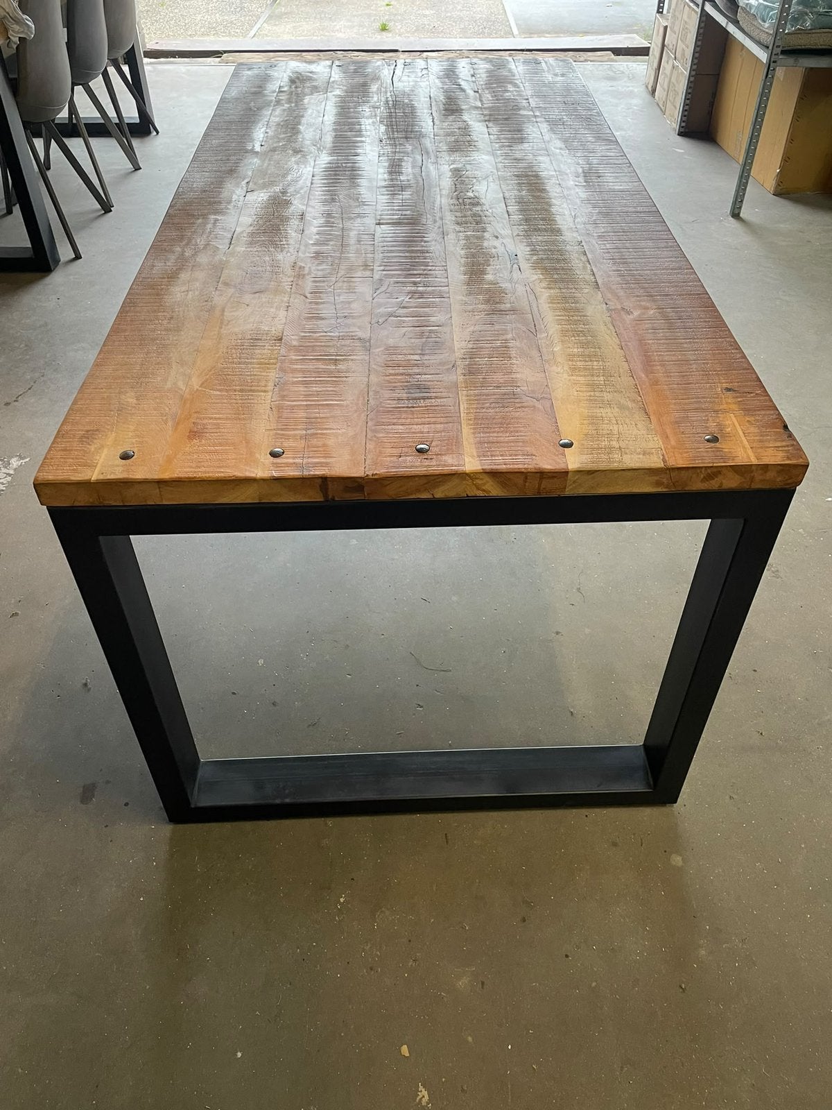 Industriële mangohouten tafel, Ophalen, 50 tot 100 cm, Zo goed als nieuw, 150 tot 200 cm