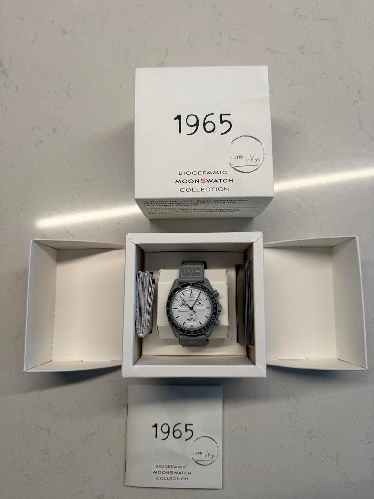 Omega x Swatch Moonswatch Bioceramic 1965, Sieraden, Tassen en Uiterlijk, Horloges | Heren, Ophalen of Verzenden, Nieuw, Kunststof