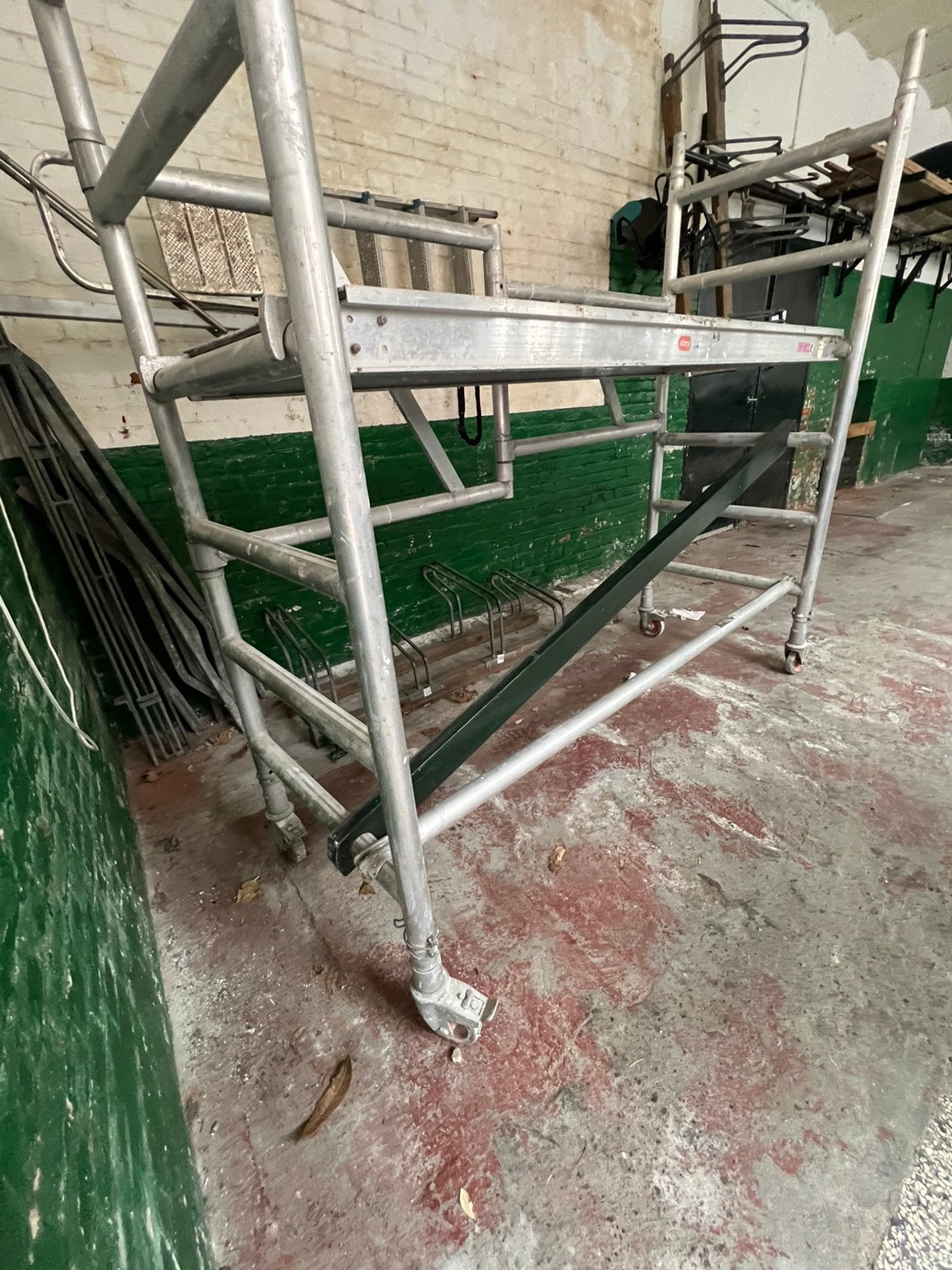 Kamer steiger Altrex te koop, Doe-het-zelf en Verbouw, Ophalen, Zo goed als nieuw, Rolsteiger of Kamersteiger, 5 meter of hoger