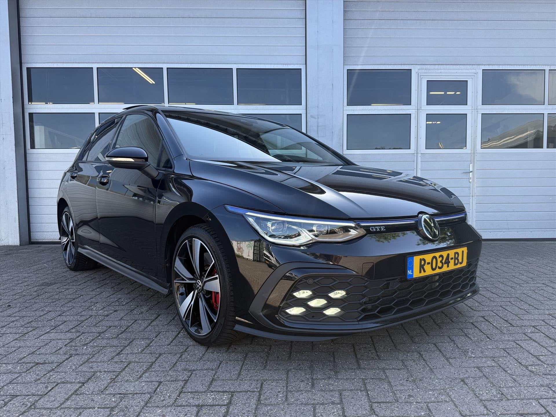 Volkswagen Golf 1.4 eHybrid GTE 315pk! NAP! IQ LIGHTS/PANORA, Auto's, Automaat, Gebruikt, Euro 6, 4 cilinders