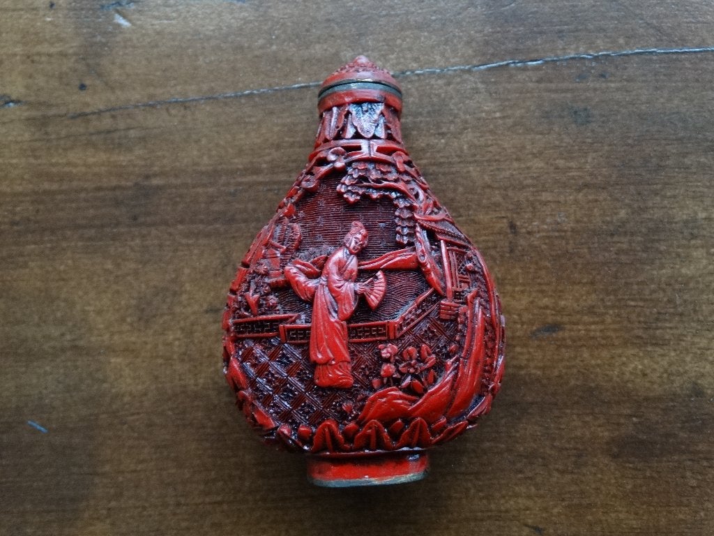 Roodlak, cinnabar snuifflesje, snuff bottle, snufbottle, Verzenden, Gebruikt