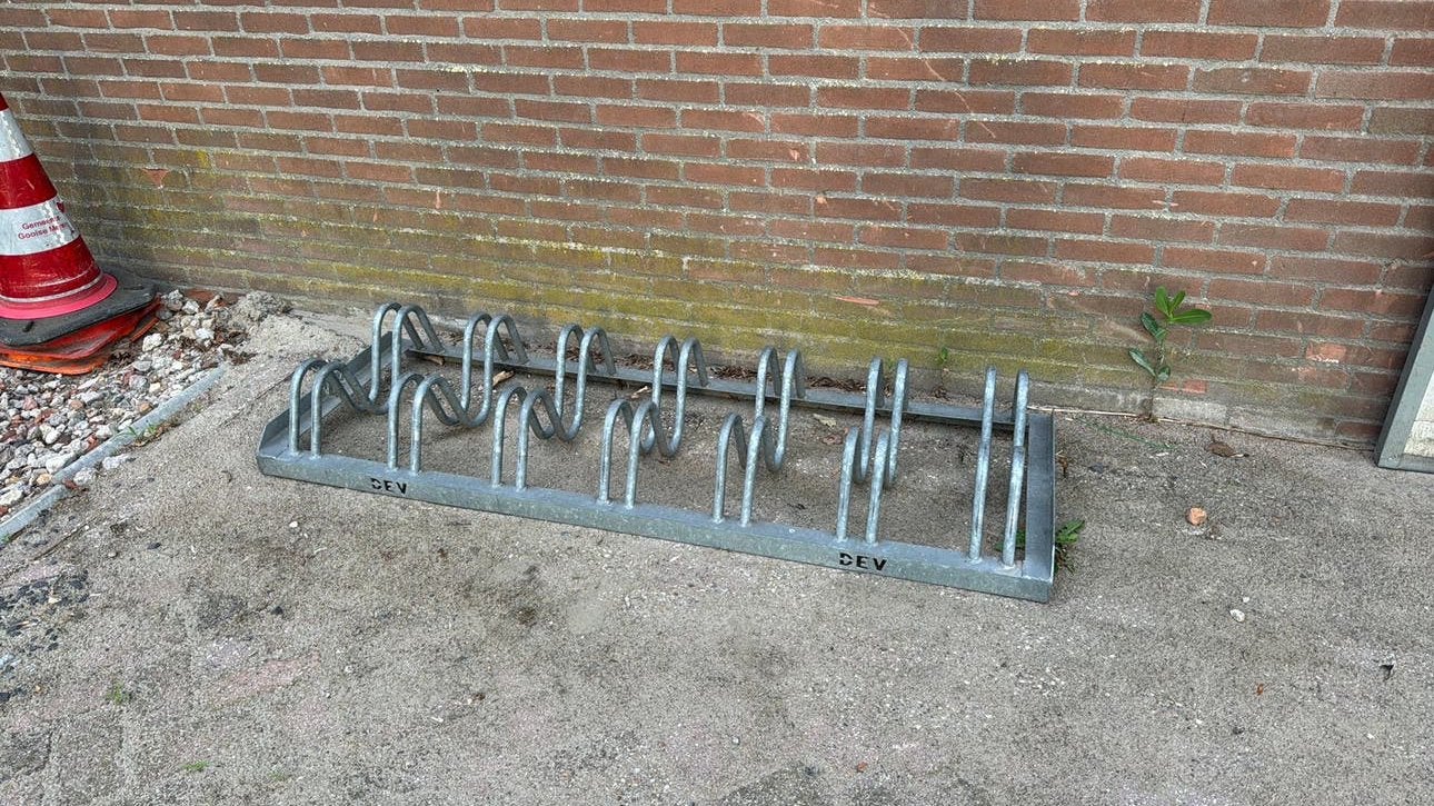 Fietsenrek voor 7 fietsen - 175 cm breed, Fietsen en Brommers, Fietsaccessoires | Fietsenrekken, Gebruikt, Ophalen