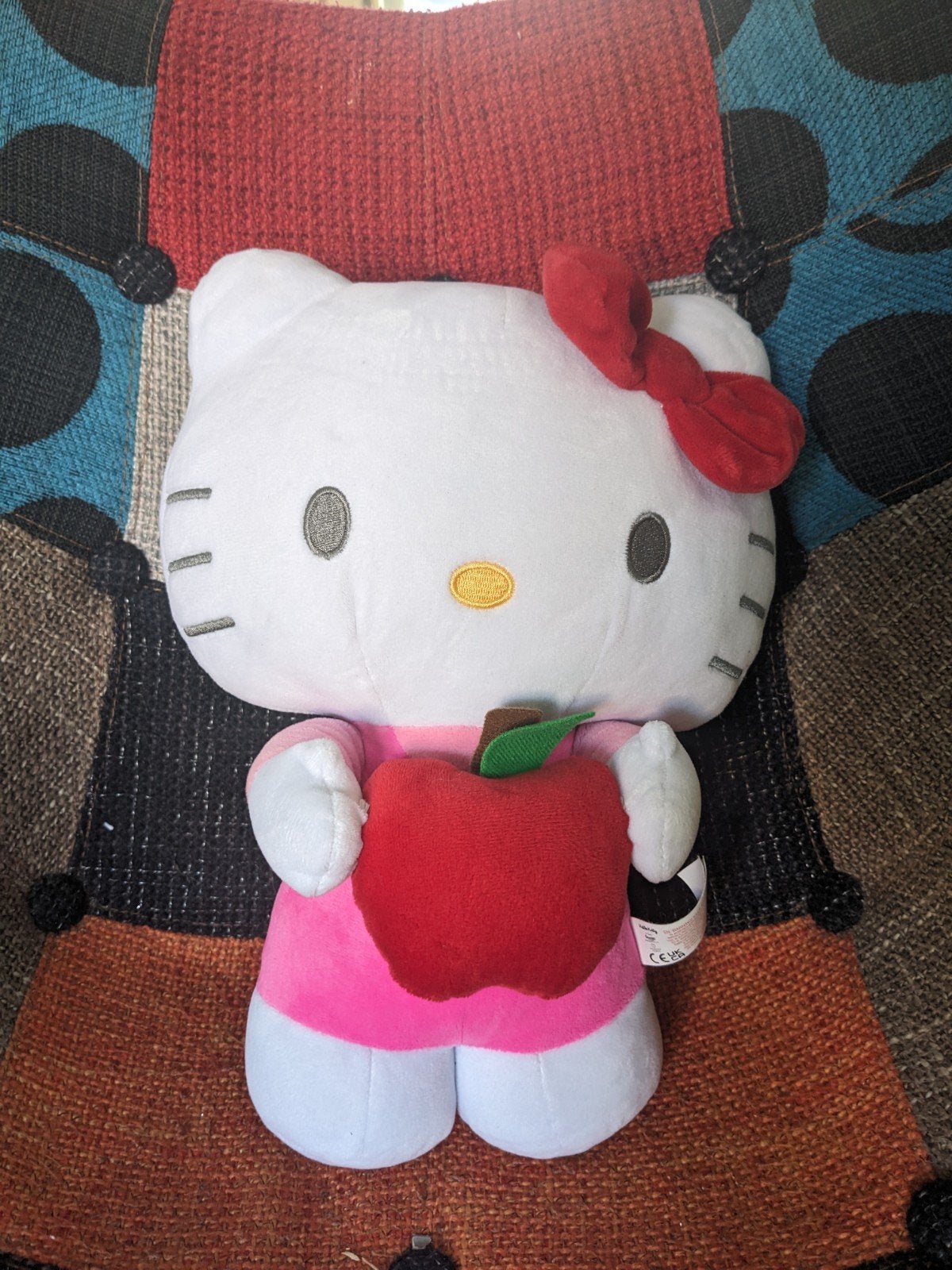 Hello Kitty knuffel met appel - 33 cm hoog, Gebruikt, Overige typen, Ophalen of Verzenden, Middelgroot (20 tot 80 cm)