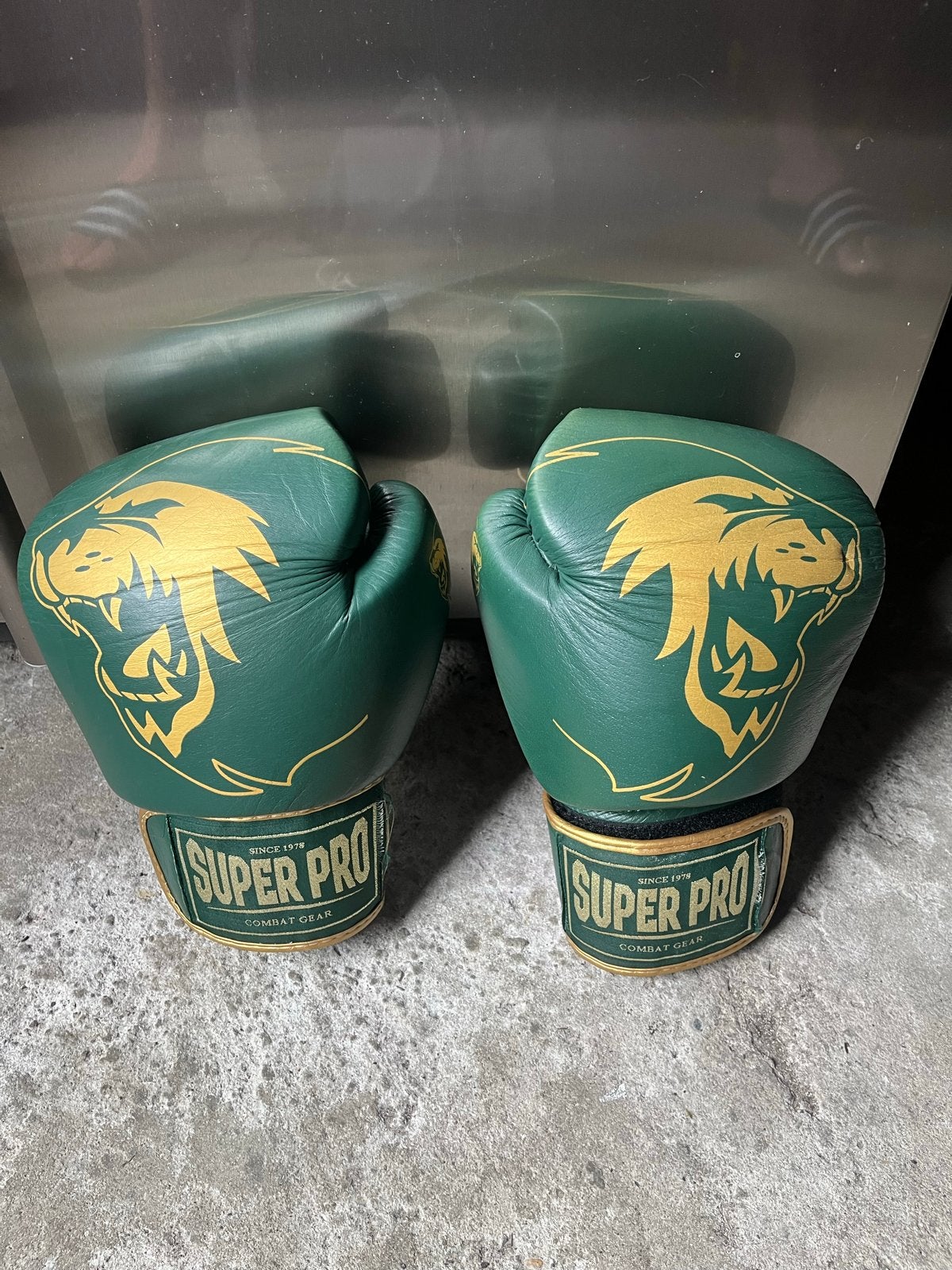 Super Pro kickbokshandschoenen 16 oz, Sport en Fitness, Vechtsporten en Zelfverdediging, Ophalen of Verzenden, Gebruikt, Overige