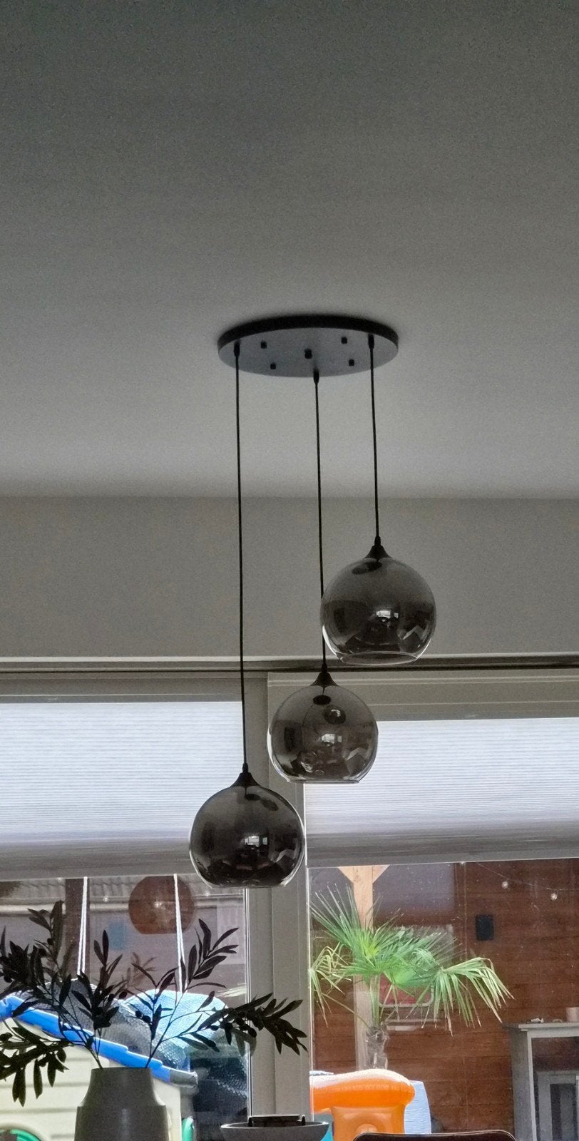 Moderne hanglamp met 3 rookglazen bollen, Ophalen, Modern, Industrieel, E27 (groot), Zo goed als nieuw