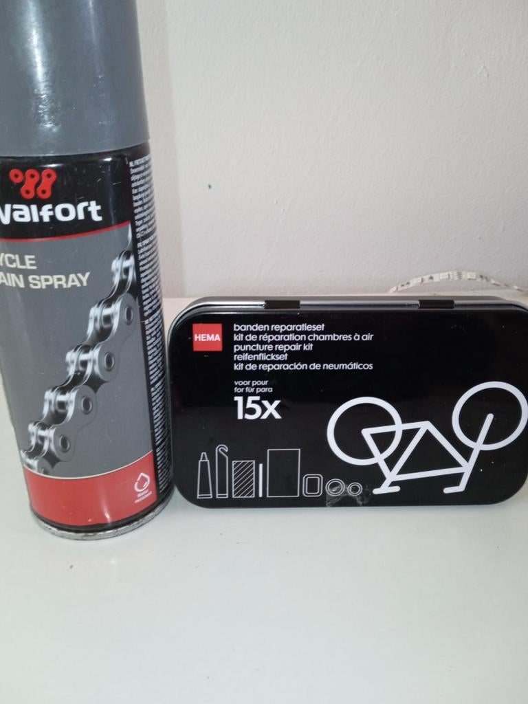 Nieuwe reparatieset voor de fiets en kettingspray, Ophalen of Verzenden, Nieuw, Zadel