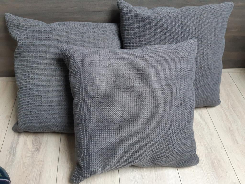 3 nieuwe sierkussens, Ophalen of Verzenden, Nieuw, Grijs, Vierkant