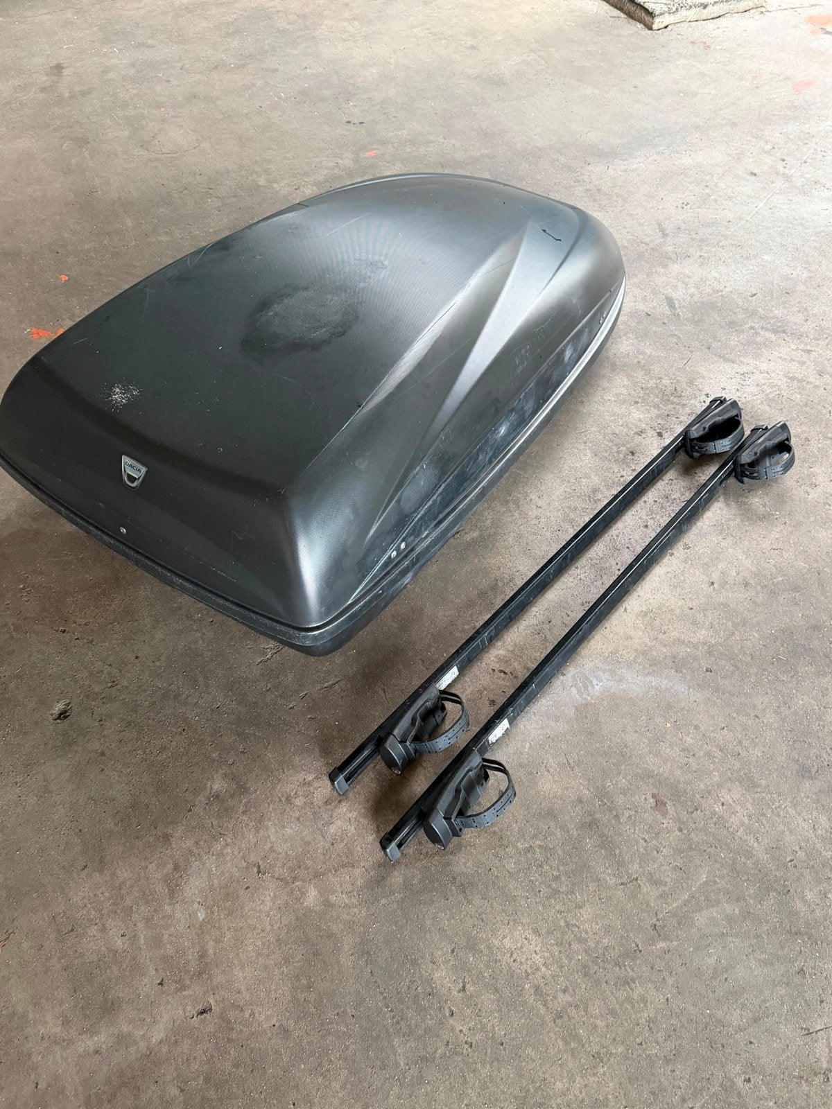 Dacia Dakkoffer met dakdragers (Dacia Duster), Ophalen, Gebruikt