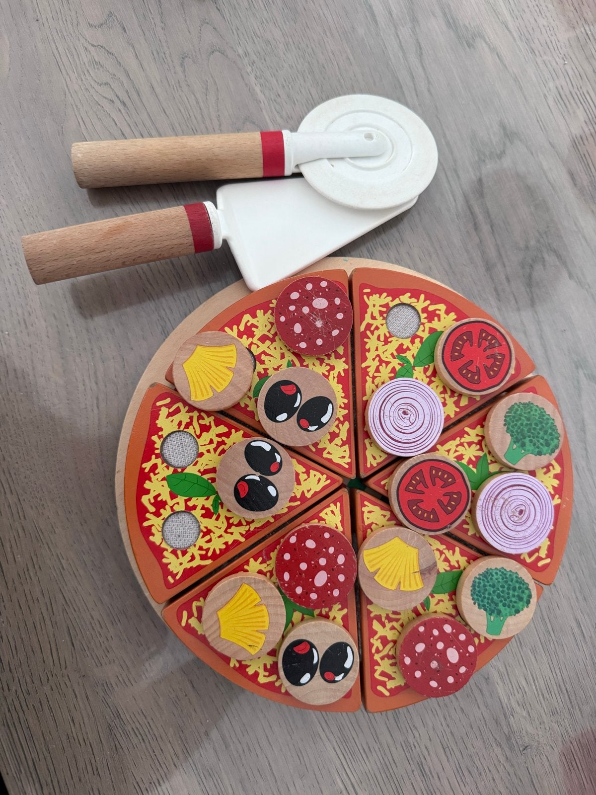 Houten speelgoed pizza set met accessoires, Ophalen of Verzenden, Gebruikt, Overige typen