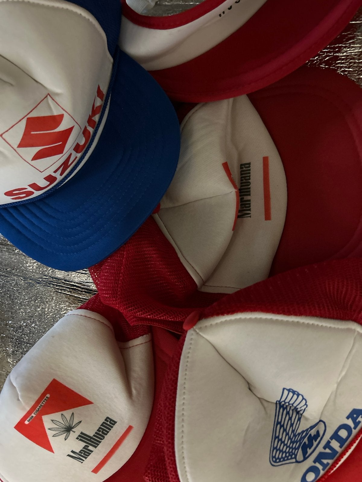 NieuwVintage Trucker Caps:Honda,Suzuki, Marlboro & Fido Dido, Kleding | Heren, Ophalen of Verzenden, Nieuw, One size fits all