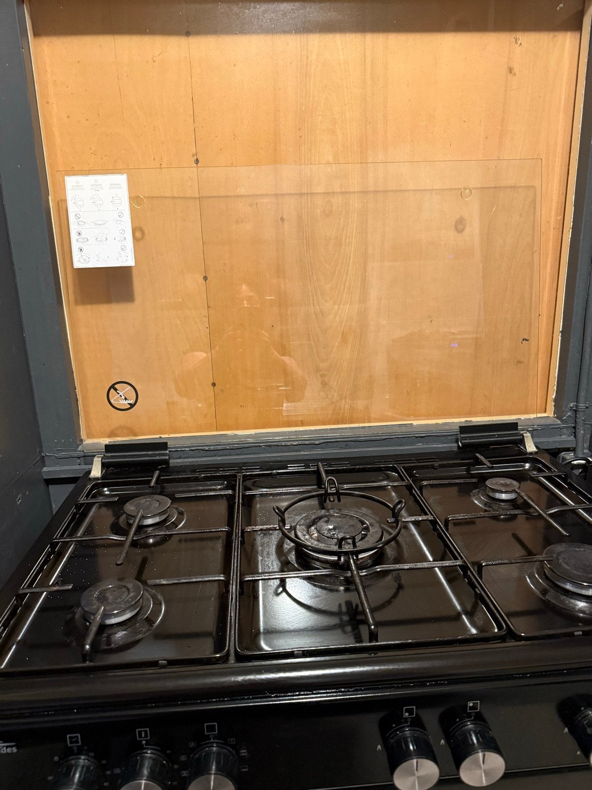 Everglades gasfornuis met oven - Zwart5 kookzones, Witgoed en Apparatuur, Ophalen, Gebruikt, 60 cm of meer, 4 kookzones