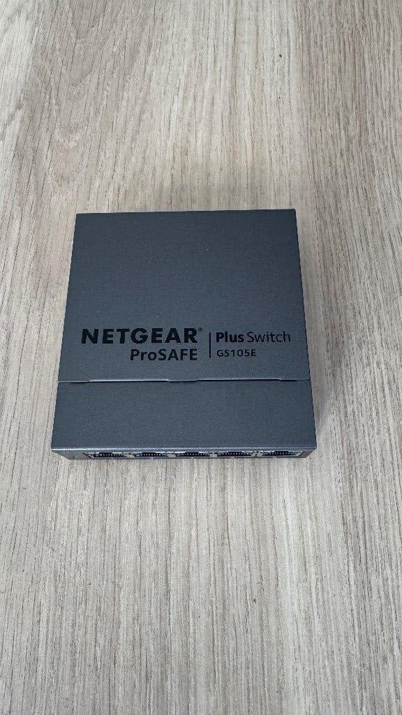 NETGEAR ProSAFE GS105E Plus Switch - 5-poorts Gigabit, Computers en Software, Ophalen of Verzenden, Zo goed als nieuw