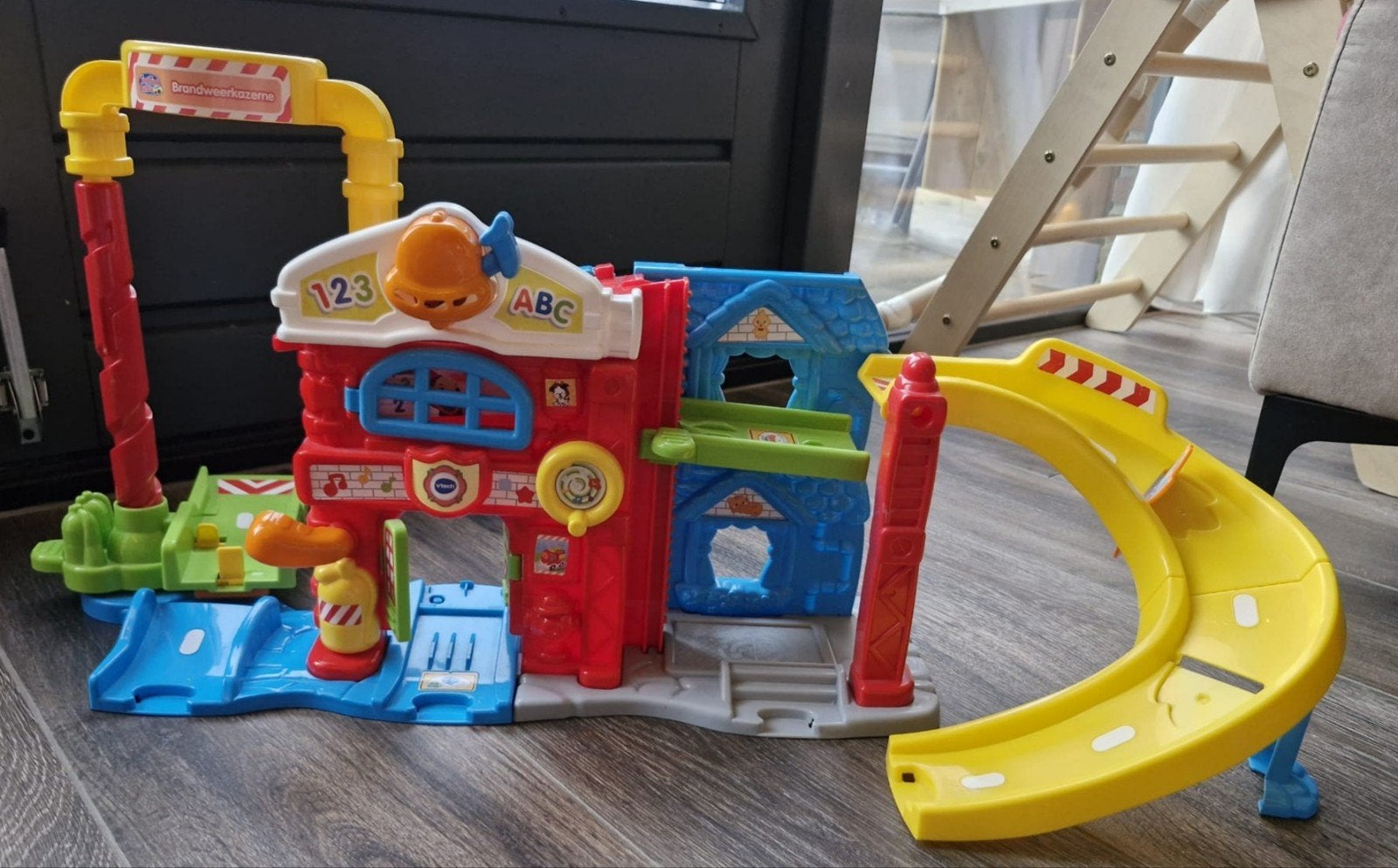 VTech Toet Toet Auto's Brandweerkazerne Speelset, Ophalen, Zo goed als nieuw, Jongen of Meisje