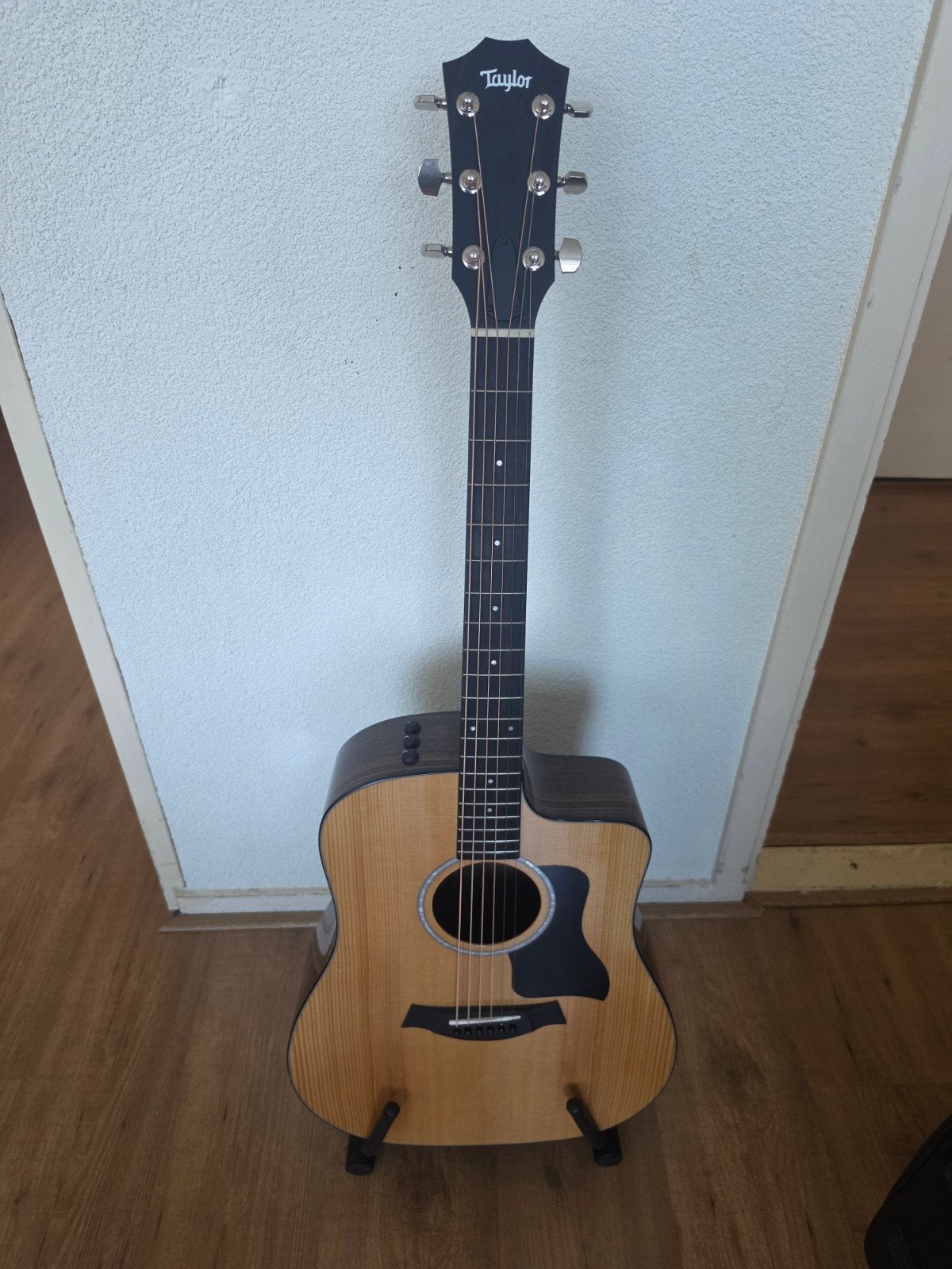 Taylor 210ce Plus Westerngitaar met Hardcase Tas, Ophalen, Zo goed als nieuw, Western- of Steelstringgitaar, Met koffer