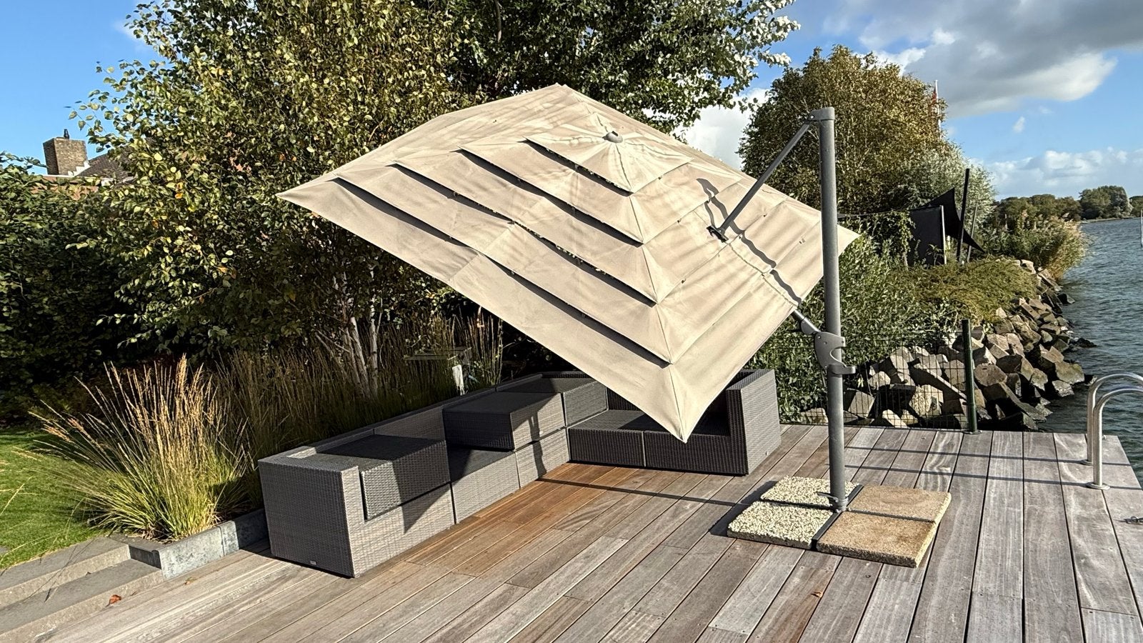 Zweefparasol 300x300 cm met kruisvoet - Gebruikt, Ophalen, Gebruikt, 3 tot 4 meter, Zweefparasol