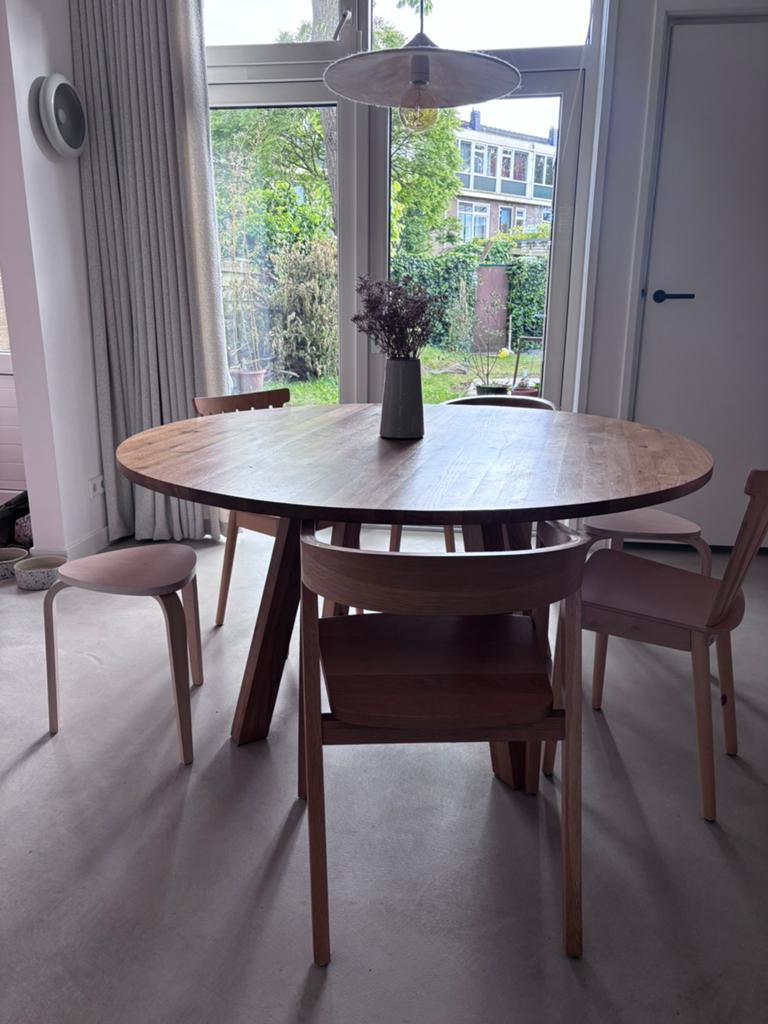 Ronde eiken eettafel (150 cm), Huis en Inrichting, Tafels | Eettafels, Ophalen, Gebruikt, Scandinavisch, Vijf personen of meer