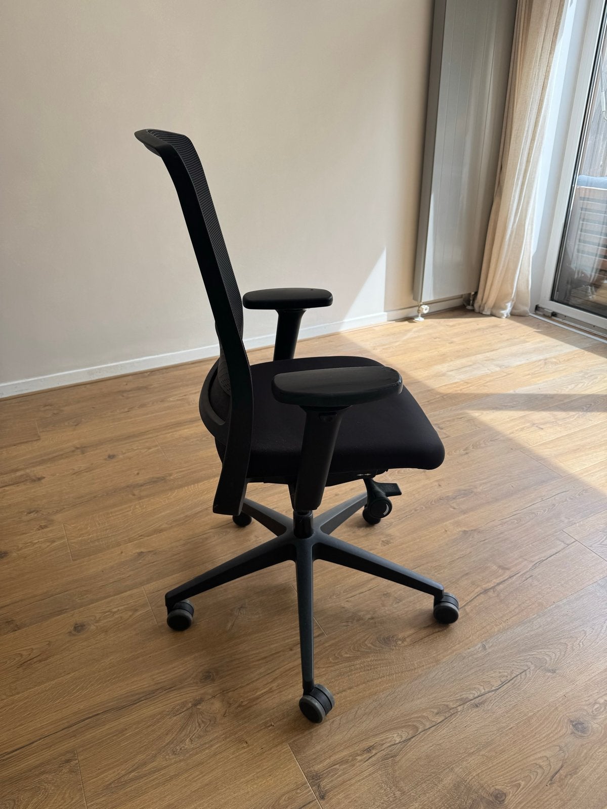 Ahrend 2020 Verta ergonomische bureaustoel – zwart, Zwart, Ophalen of Verzenden, Zo goed als nieuw, Bureaustoel