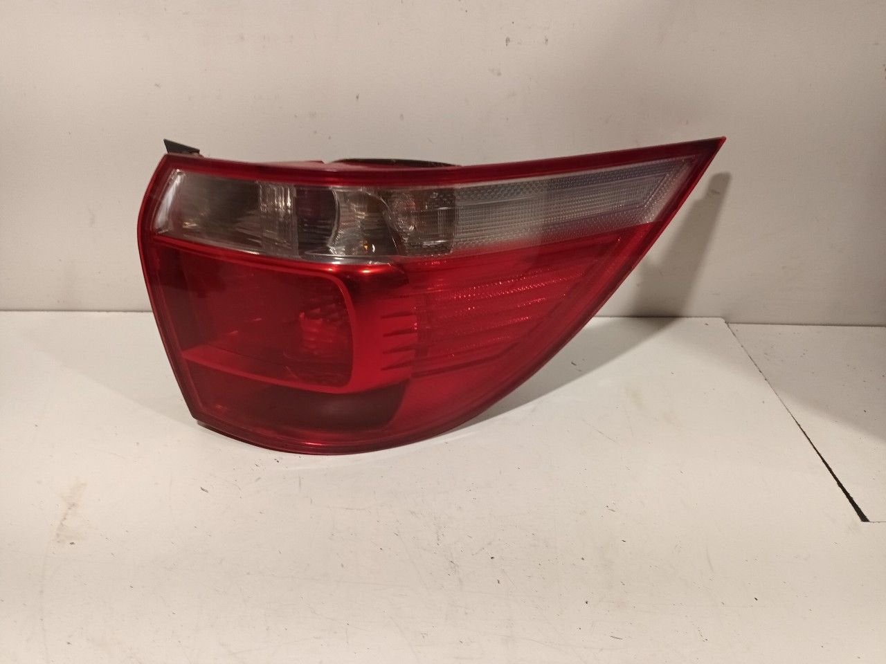 Achterlicht links buiten Volkswagen Golf, Onderdelen@venauto.nl, Van der Ven Autorecycling B.V., Gebruikt, Ettenseweg 76, 4706 PB Roosendaal, The Netherlands