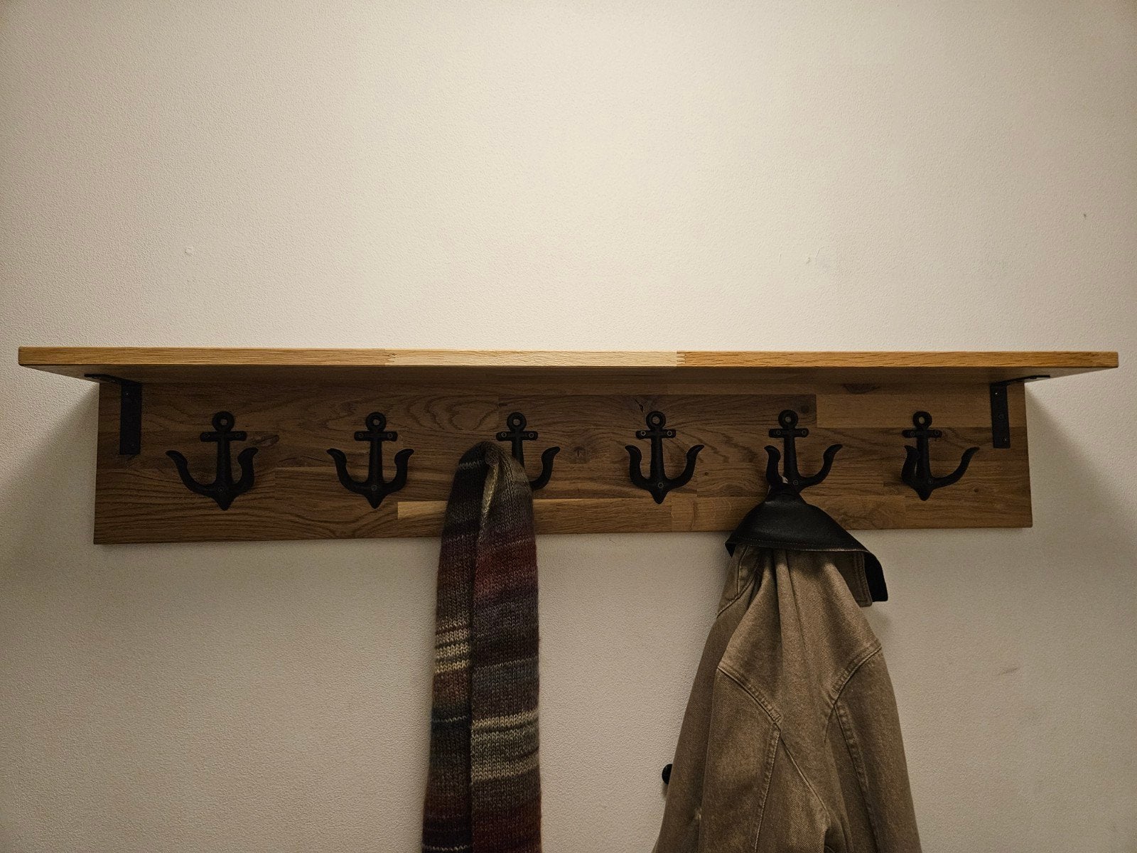 Houten kapstok met metalen details, Wandkapstok, Ophalen of Verzenden, Zo goed als nieuw, Minder dan 100 cm