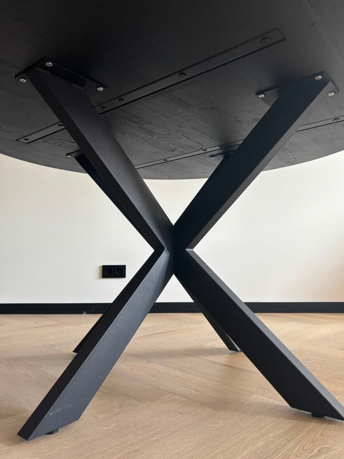 Moderne ronde eettafel, 140 cm, voor 5 personen, Huis en Inrichting, Design, Rond, Nieuw, Vijf personen of meer