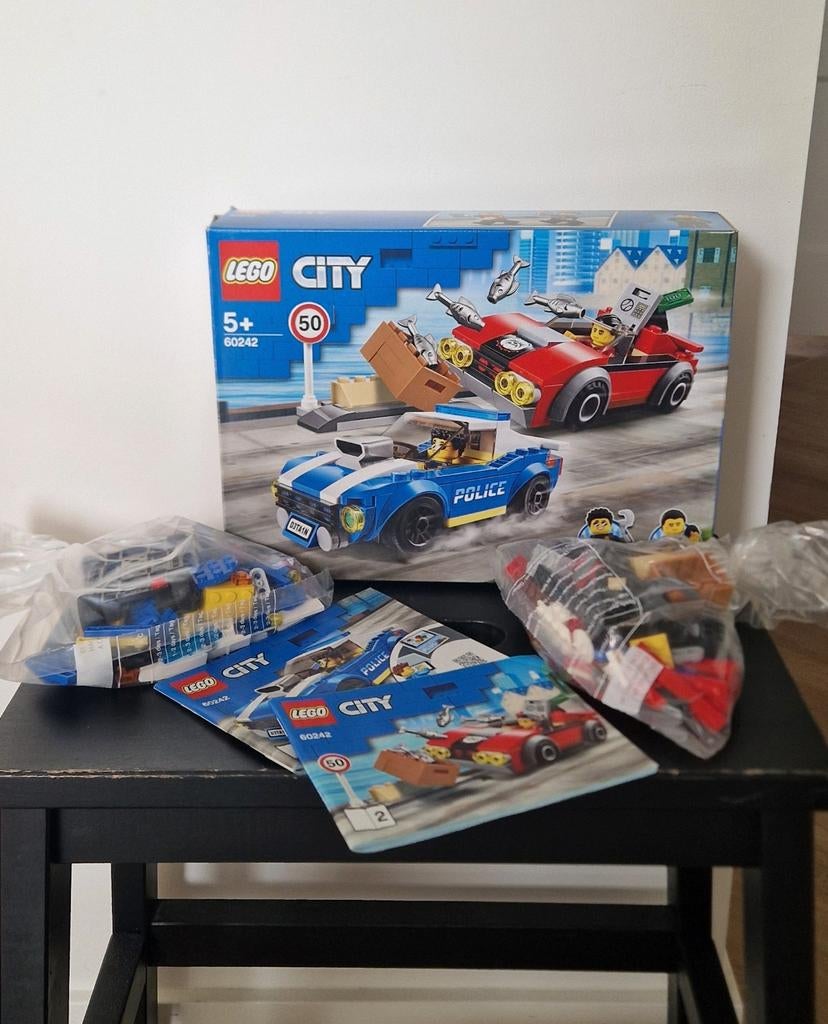 LEGO City 60242 Politiearrest op de Snelweg | compleet, City, Lego, Ophalen of Verzenden, Zo goed als nieuw