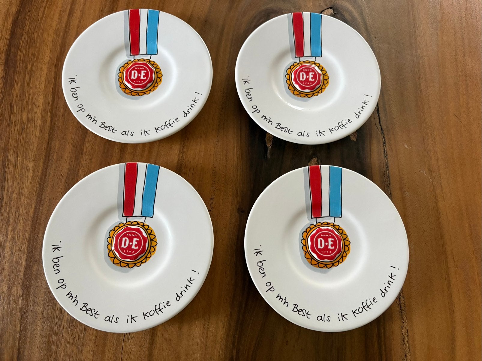 Blond Amsterdam Douwe Egberts schoteltjes schotels, Ophalen of Verzenden, Zo goed als nieuw, Overige stijlen, Kop(pen) en/of Schotel(s)