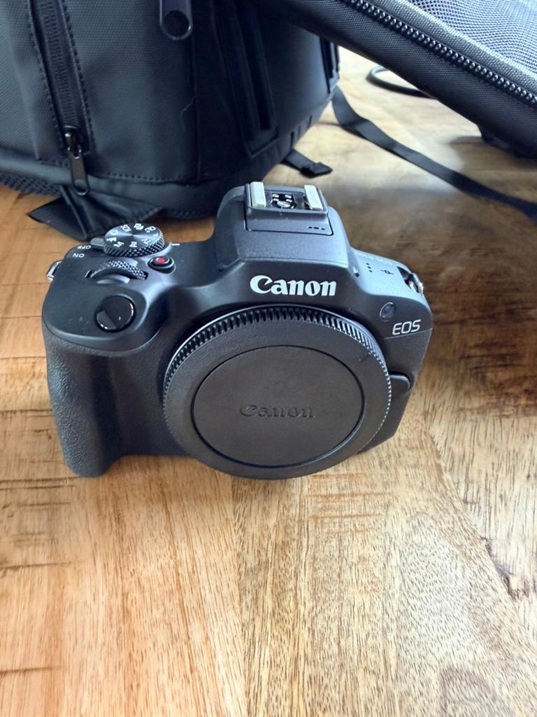 Nieuwe Canon eos r100 met 3 lenzen, statief en accessoires, Audio, Tv en Foto, Fotocamera's Digitaal, Ophalen, Spiegelreflex, Canon
